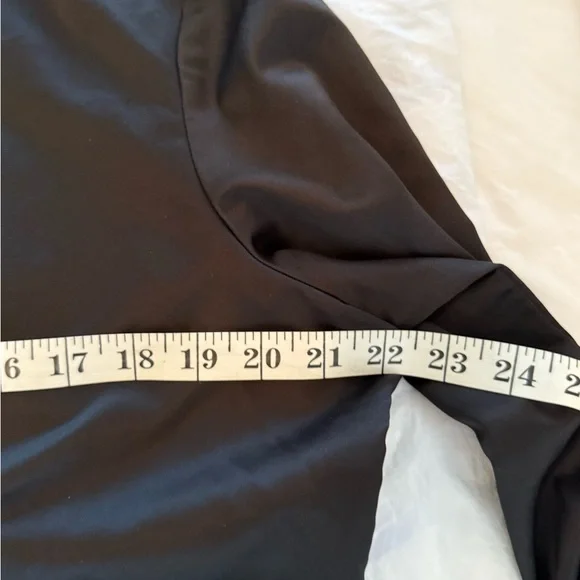 Tahari women’s black satin tuxedo shirt size L - Picture 6 of 8